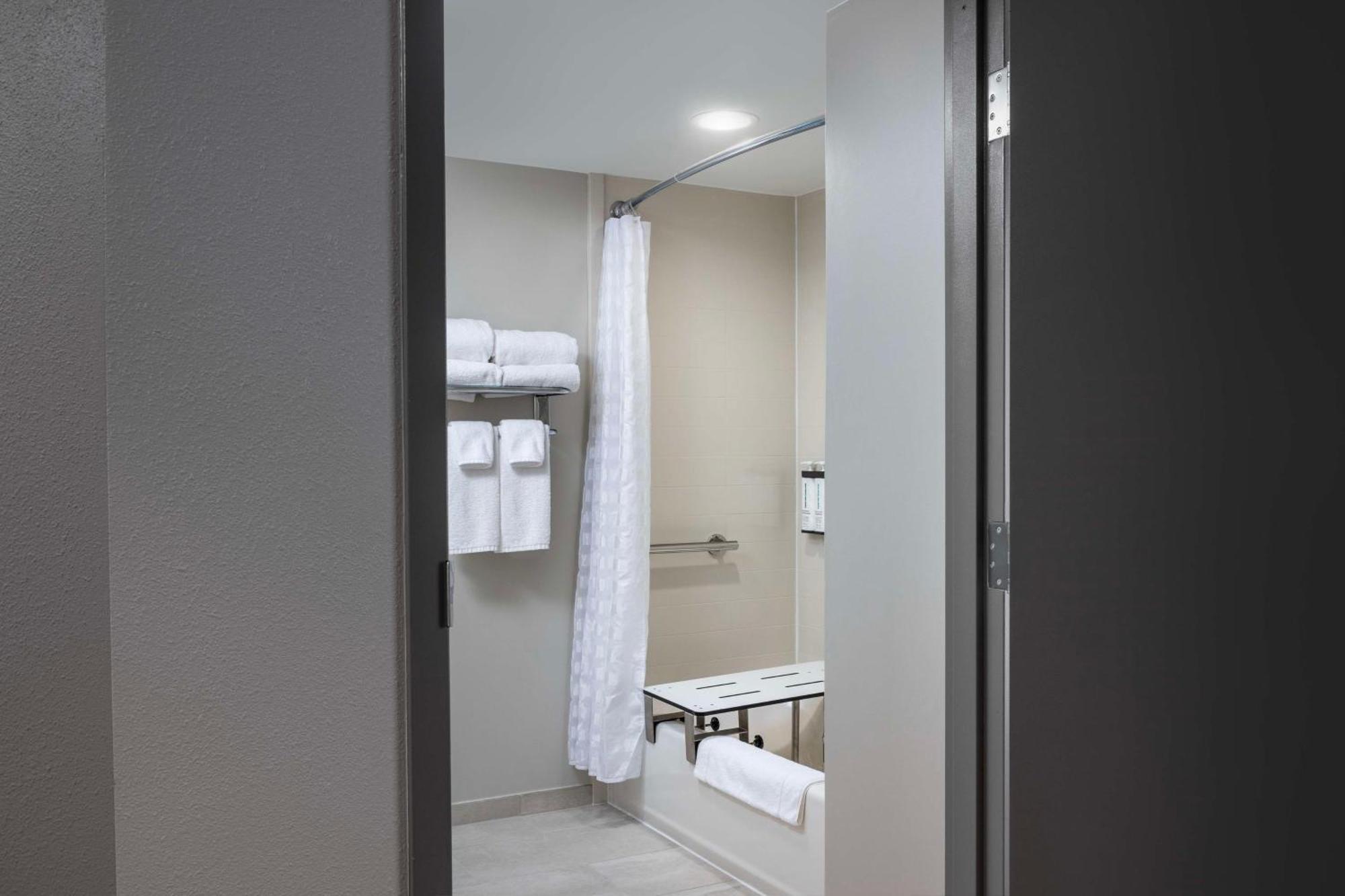 Hyatt Place Dallas North By The Galleria Addison Ngoại thất bức ảnh
