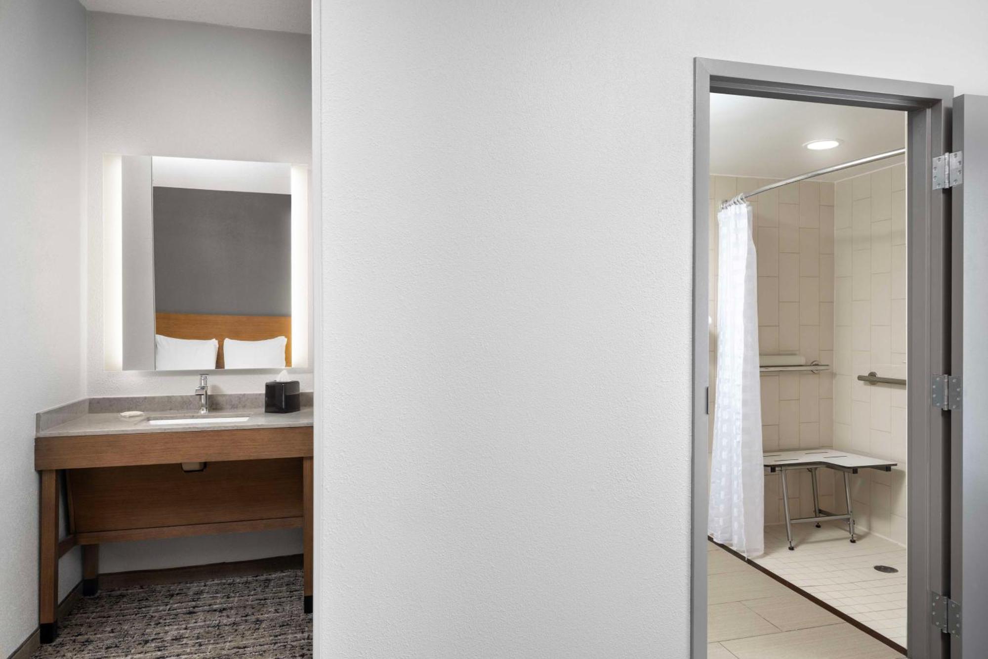 Hyatt Place Dallas North By The Galleria Addison Ngoại thất bức ảnh