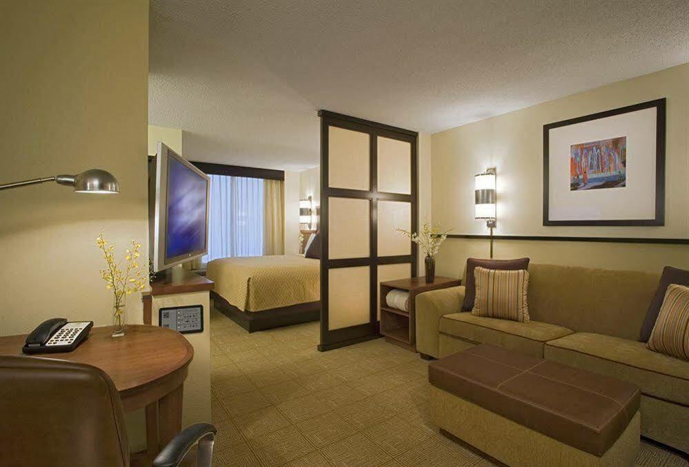 Hyatt Place Dallas North By The Galleria Addison Ngoại thất bức ảnh